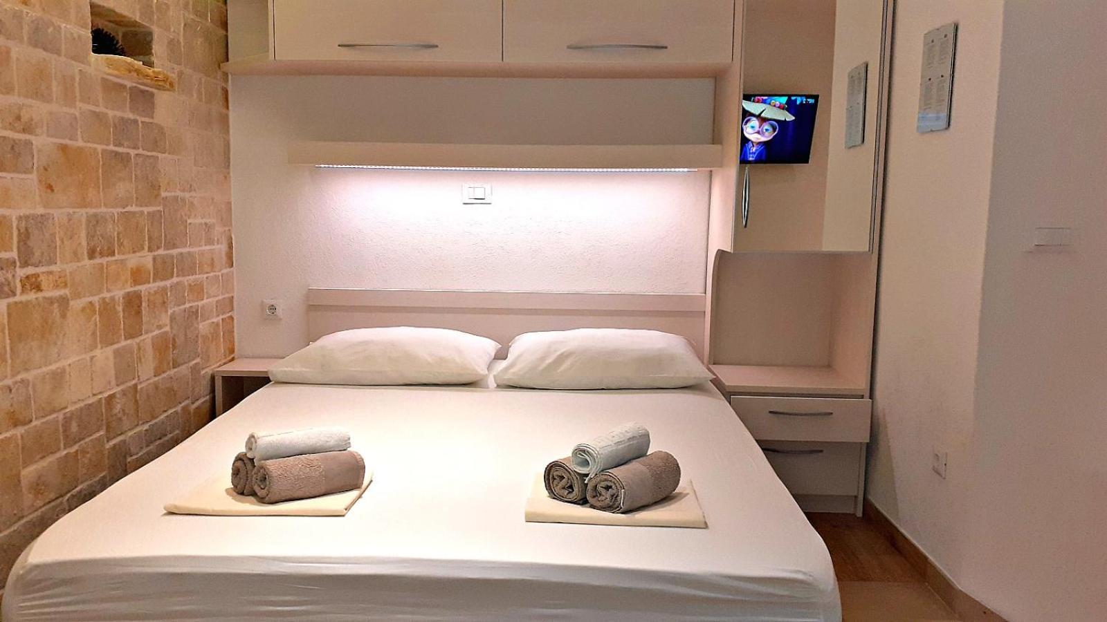 Appartement Deluxe Stone House Bonaca à Baška Voda Chambre photo