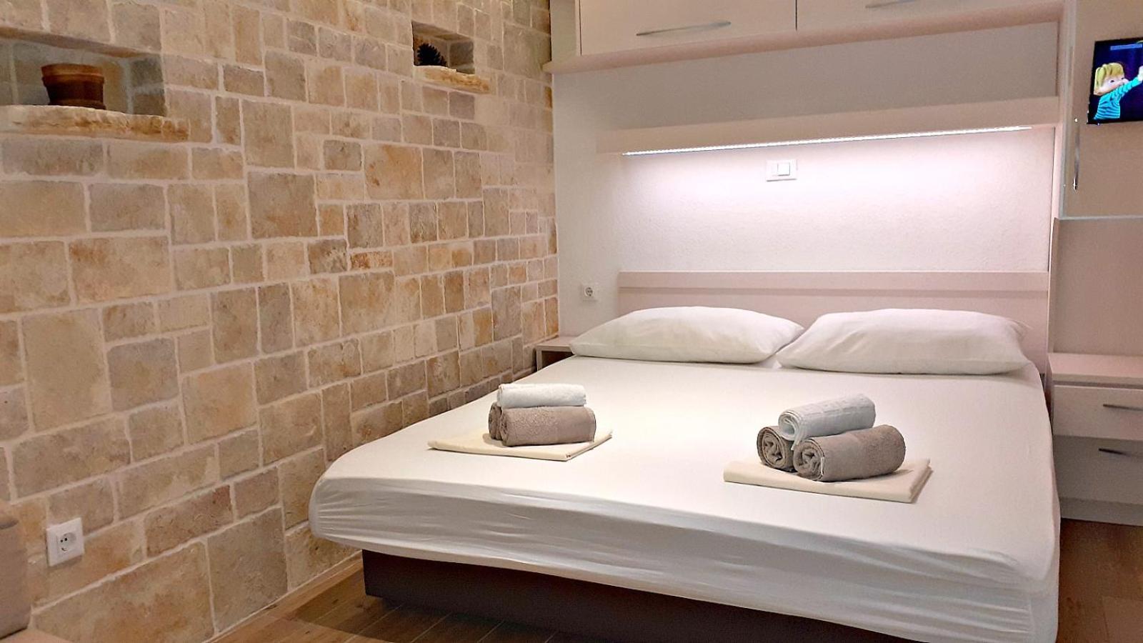 Appartement Deluxe Stone House Bonaca à Baška Voda Chambre photo